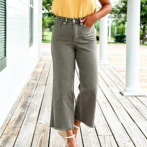 Judy Blue Cropped Tummy Control Jeans